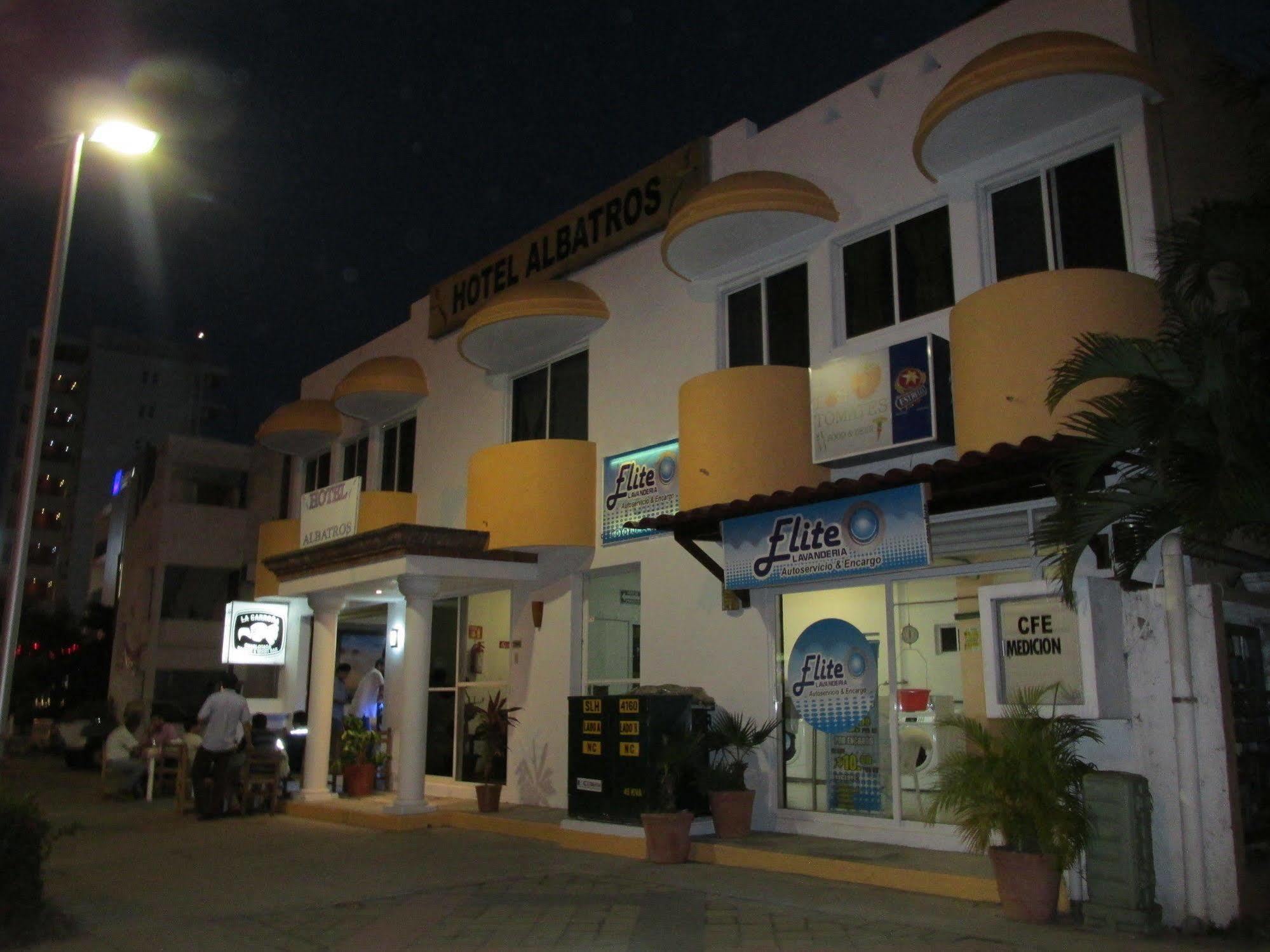 Hotel Albatros Manzanillo Dış mekan fotoğraf