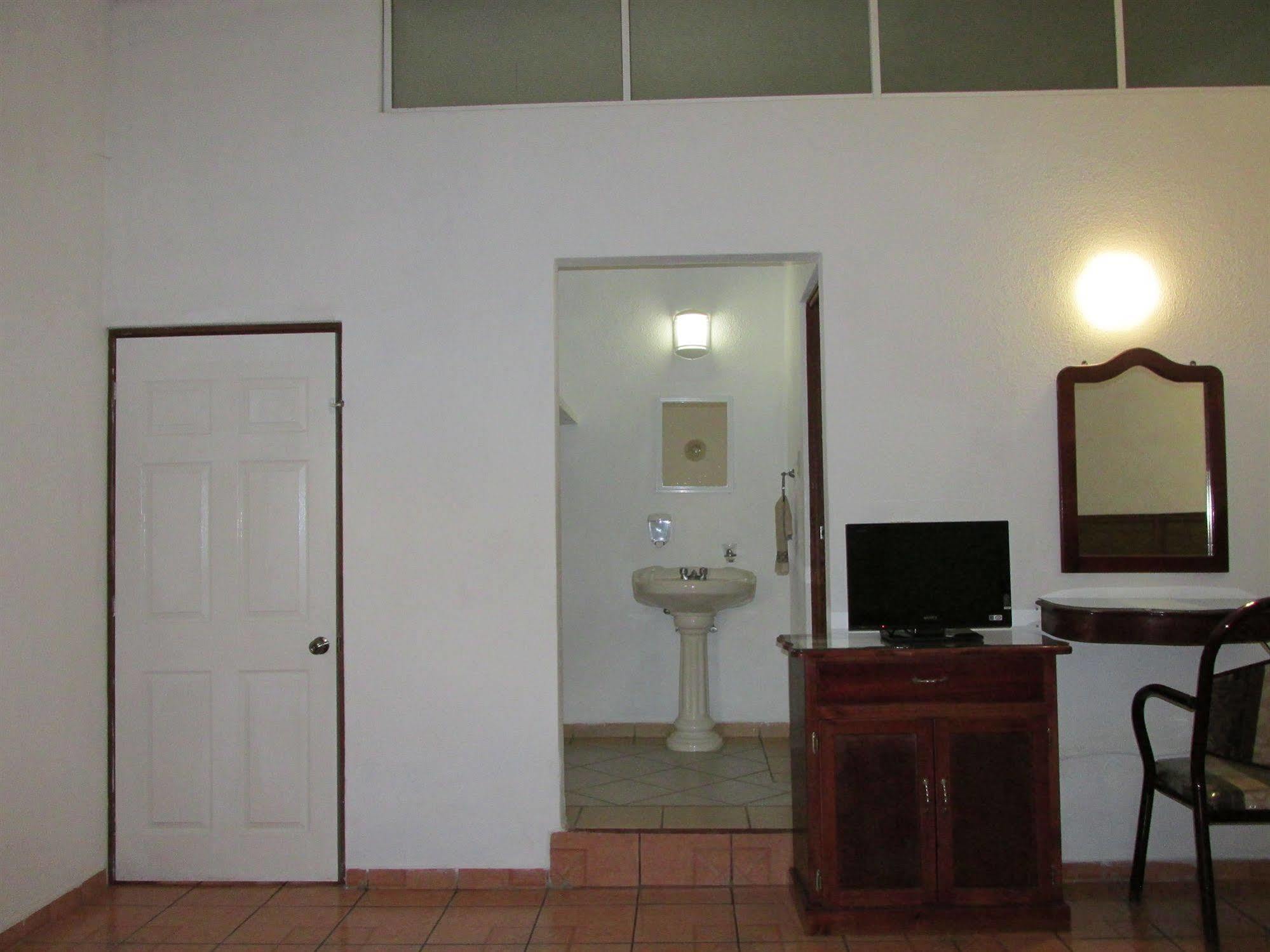 Hotel Albatros Manzanillo Dış mekan fotoğraf